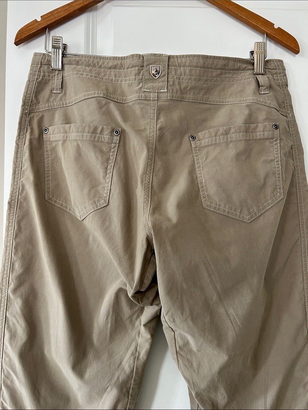 Kuhl Striped Pants Sz 10 w MEASUREMENTS Khaki Tan Pockets Logo Patch. Hiking